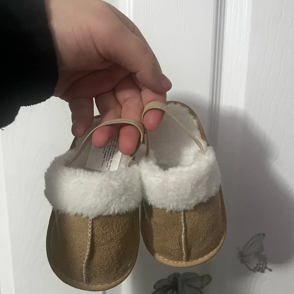 NWOT Cozy Tan Baby Slippers 3c